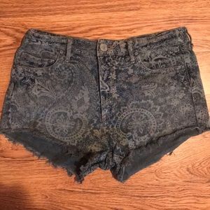 Free People - Denim Shorts Size 27